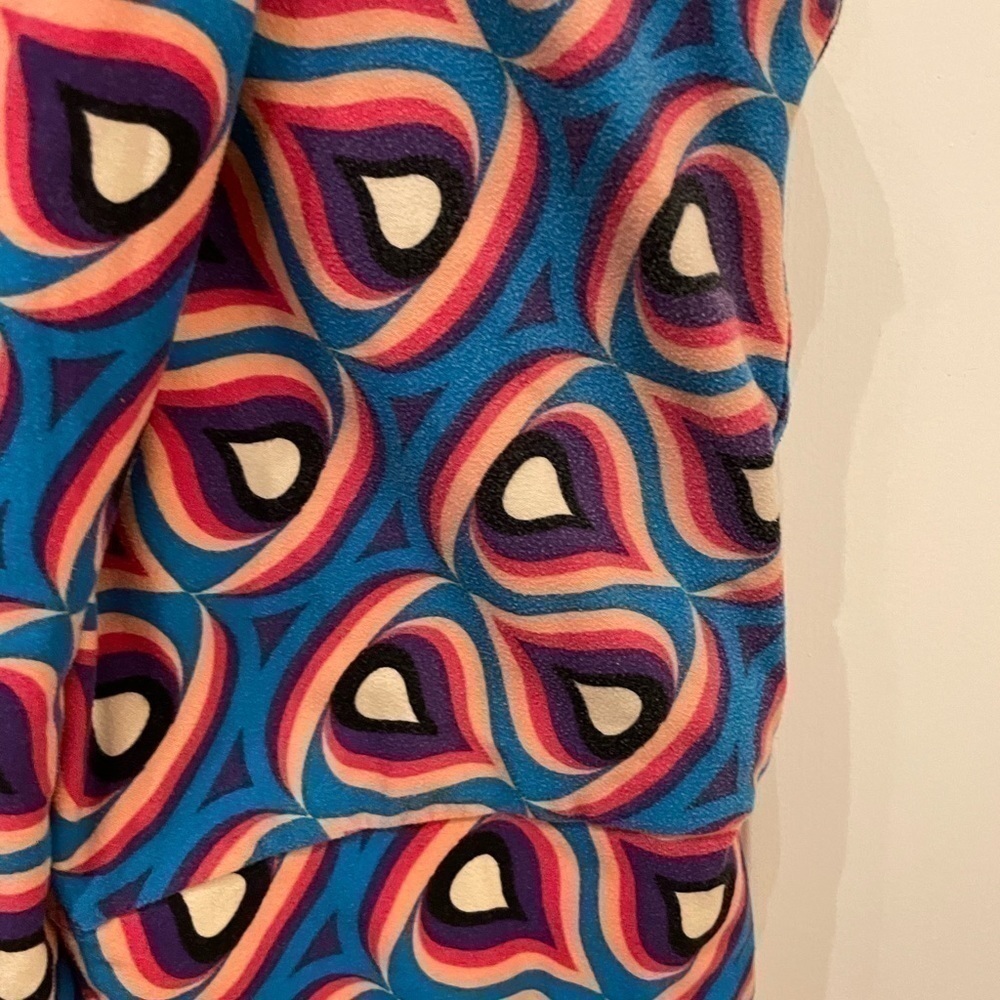 LuLaRoe Multicolor Unique Geometric Patterns  Leggings One Size
Condition 7/10 - Picture 6 of 8